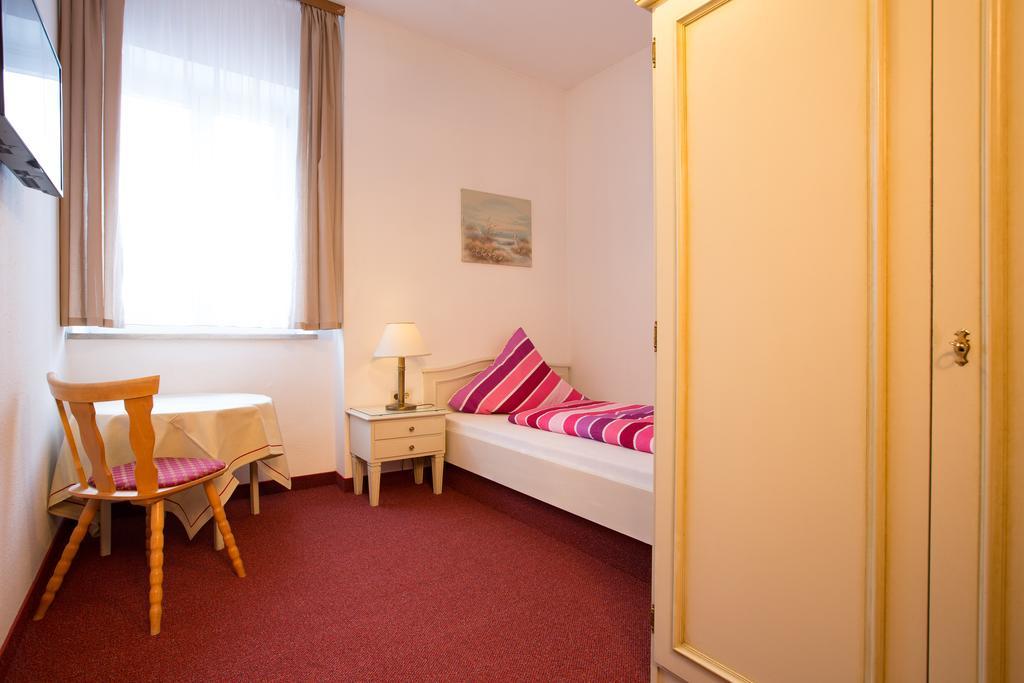 Gasthof Zum Lamm Hotel Garmisch-Partenkirchen Quarto foto