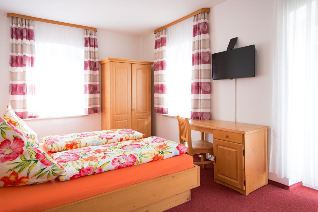 Gasthof Zum Lamm Hotel Garmisch-Partenkirchen Quarto foto